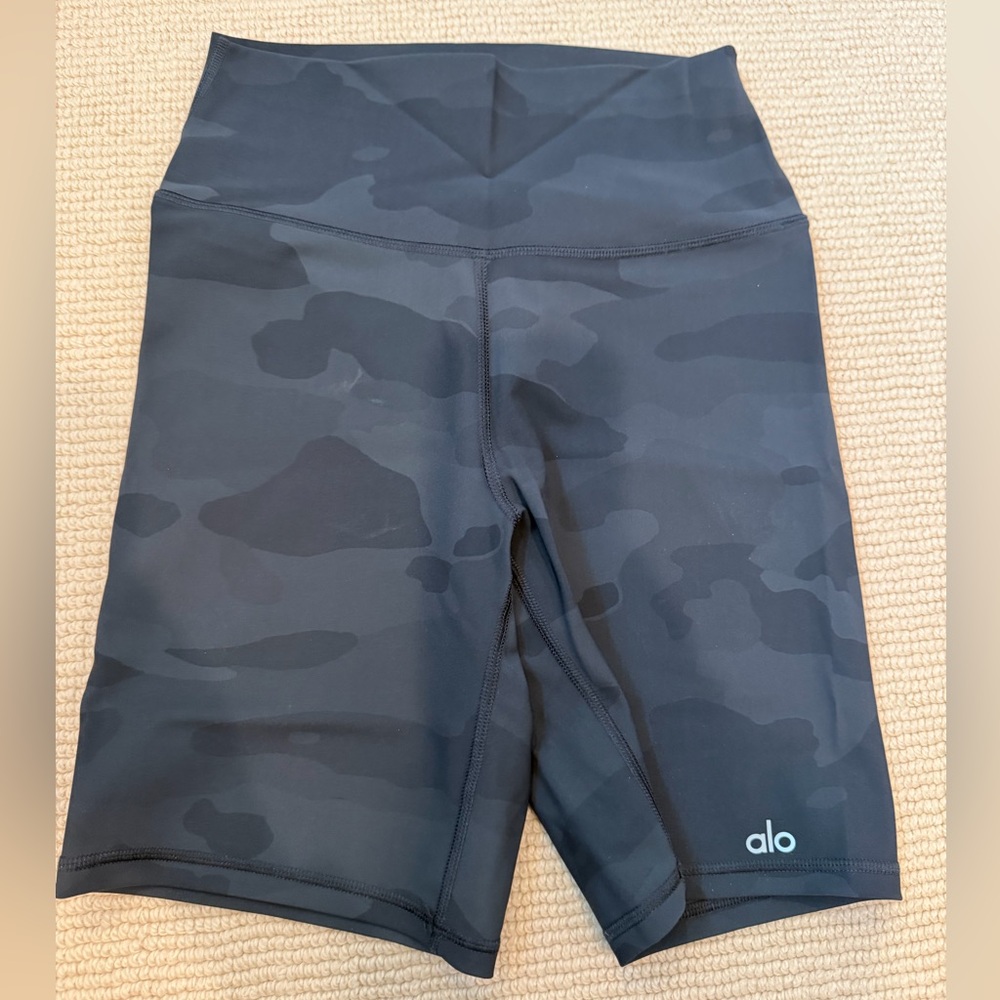 ALO Yoga Black Camo Bike Shorts